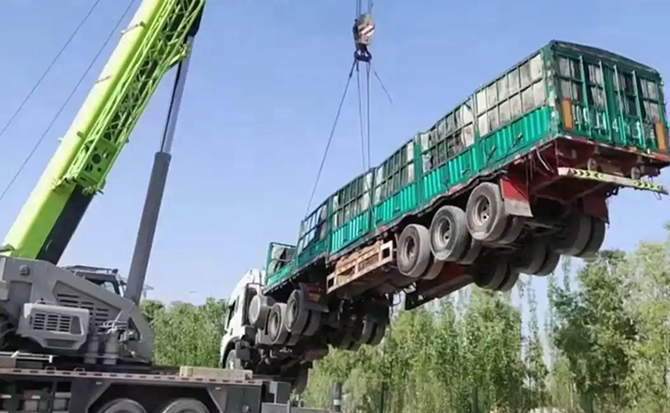 云溪区道路脱困救援案例