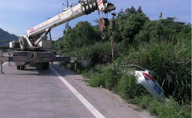 云溪区重载吊车救援 云溪区重载吊车救援
